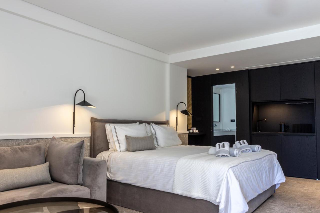 11Suites Aigio Exteriör bild