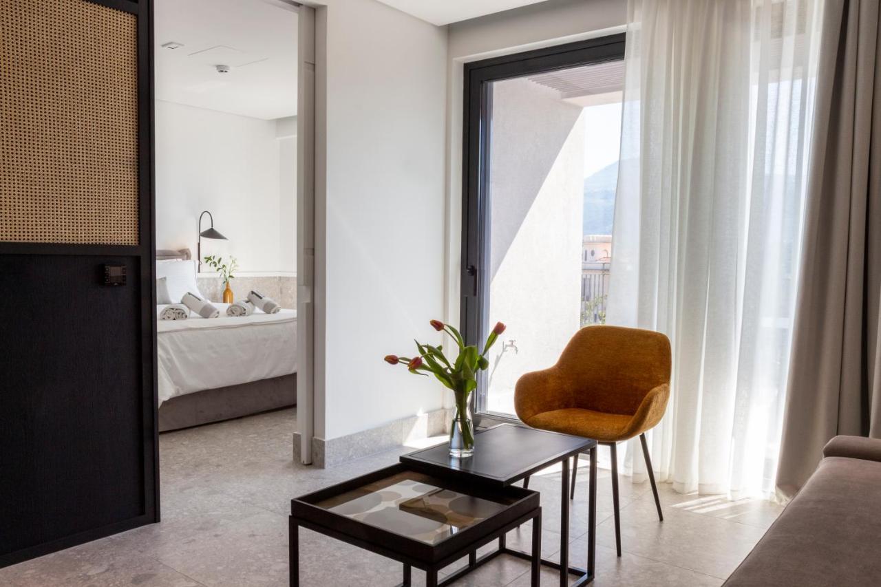 11Suites Aigio Exteriör bild