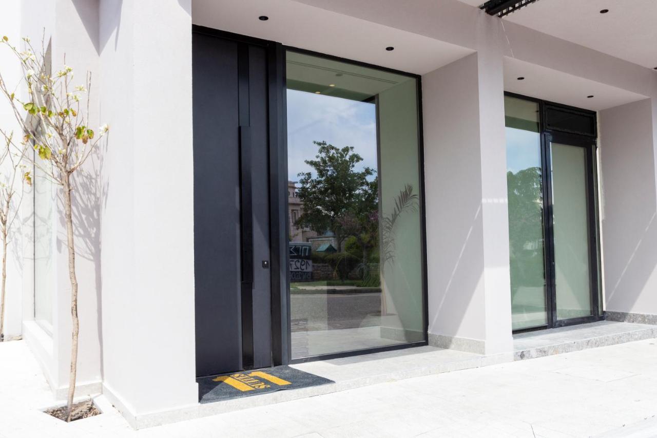 11Suites Aigio Exteriör bild